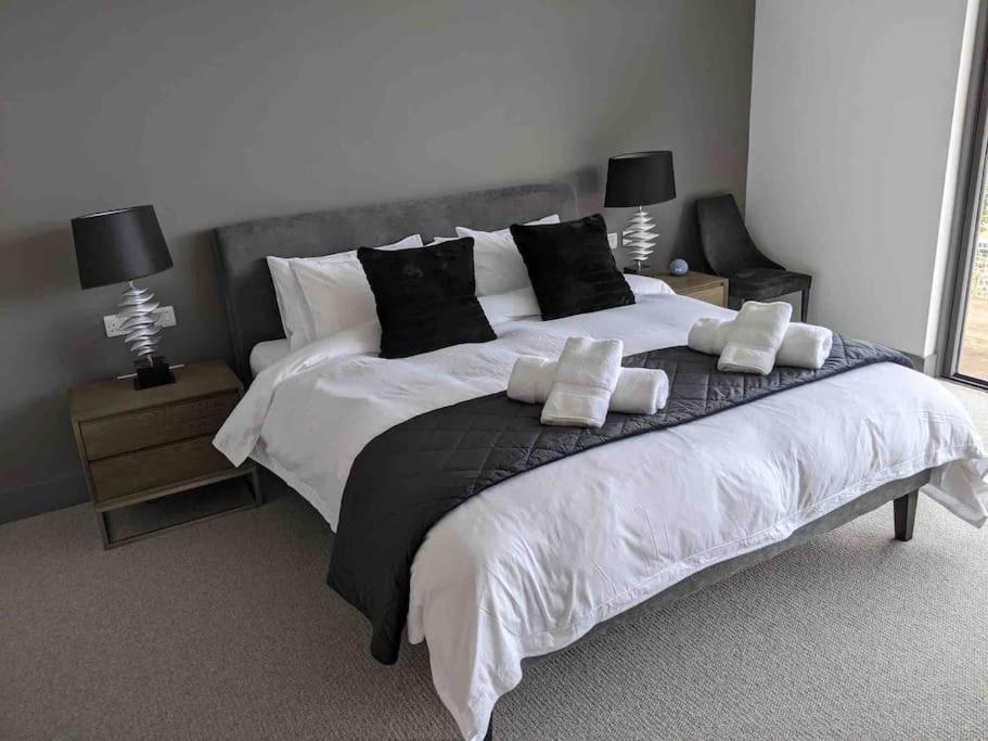 Mayflower, Luxury Norfolk Retreat - Brancaster, Sleeps 4 -12 Exterior photo