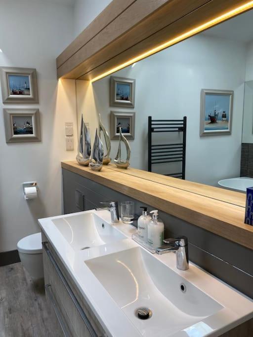 Mayflower, Luxury Norfolk Retreat - Brancaster, Sleeps 4 -12 Exterior photo